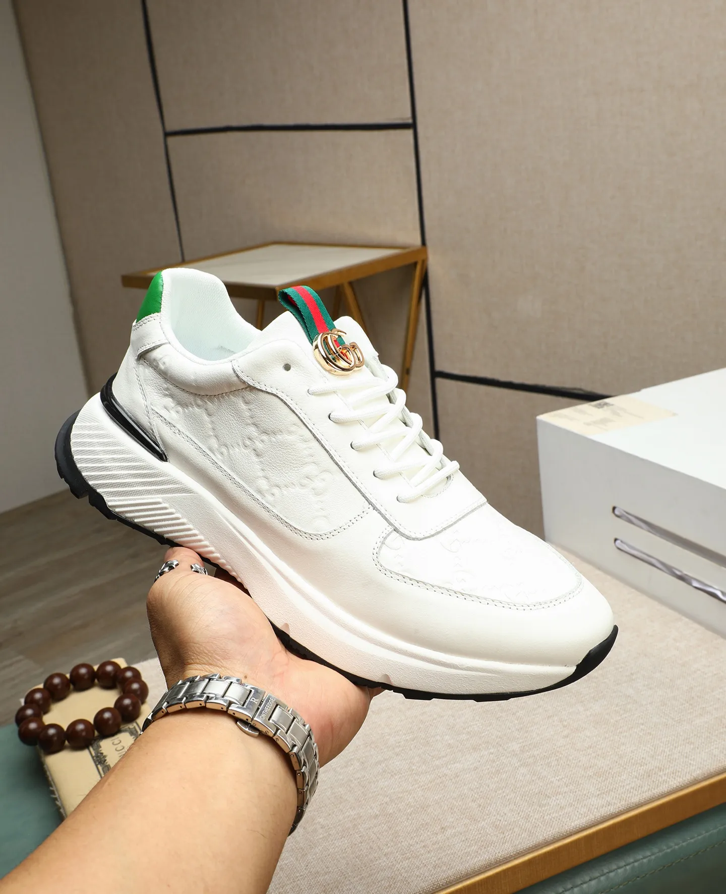 Men's shoes 💰460 GUCCI🔍🔍The latest models are on sale at the same time at the counter. Original calfskin imported from Italy, genuine leather lining, (high-end, extravagant, and classy) with exquisite workmanship. Soles: Original soles specially provided by the original factory. ⚠Exclusive double-layer movable molded soles are super comfortable⚠. Photos of the real thing🎬The real thing is even better🔍🔍"High quality·Follow the order" Code number 38-44